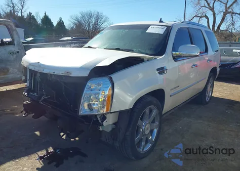 2010 Cadillac Escalade Premium z USA, uszkodzony, nr VIN 1GYUKCEFXAR210607